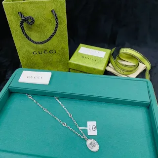 Gucci GG Marmont Silver Chain Oval Rope-Edge Pendant Necklace