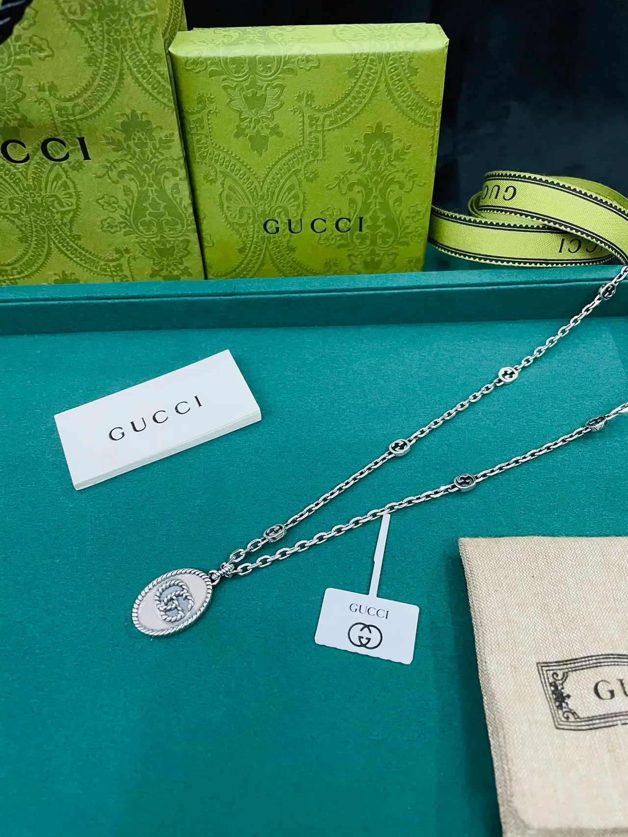 Gucci GG Marmont Silver Chain Oval Rope-Edge Pendant Necklace 3