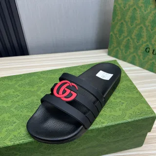 Gucci GG Slide काला लाल रबड़ निर्माण interlocking G Logo चप्पल