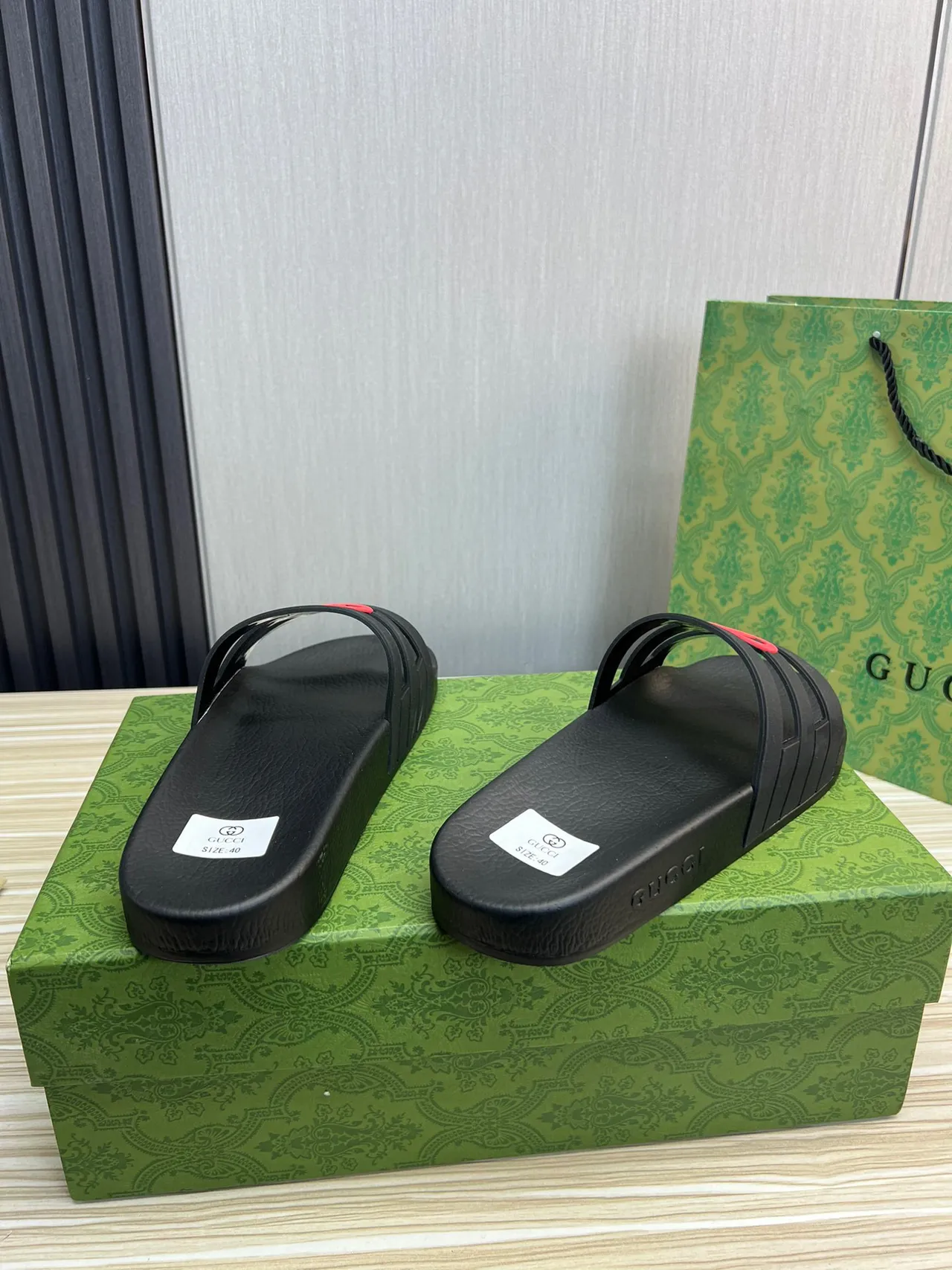 Gucci GG Slide Black Red Rubber Construction Interlocking G Logo Slippers 6