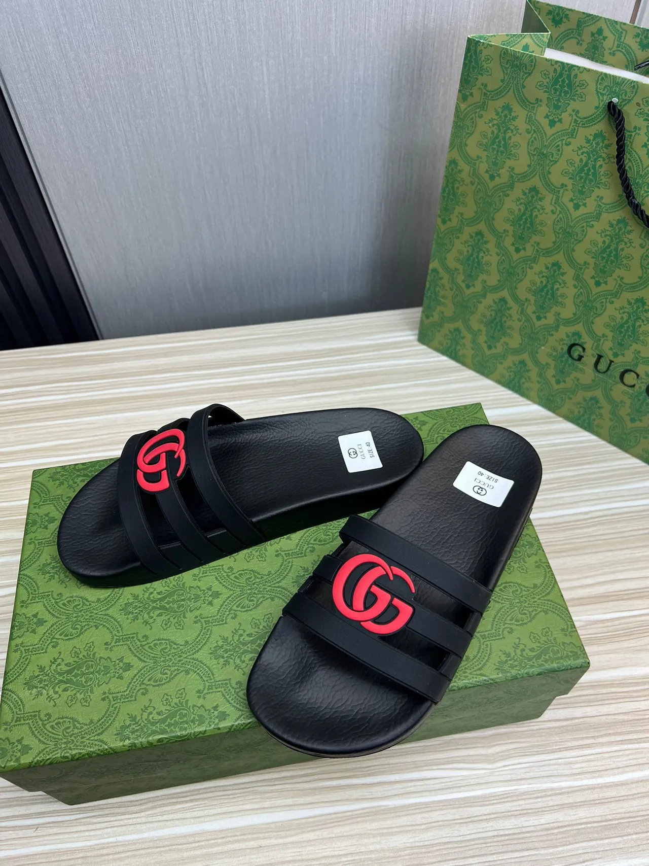 Gucci GG Slide Black Red Rubber Construction Interlocking G Logo Slippers 8
