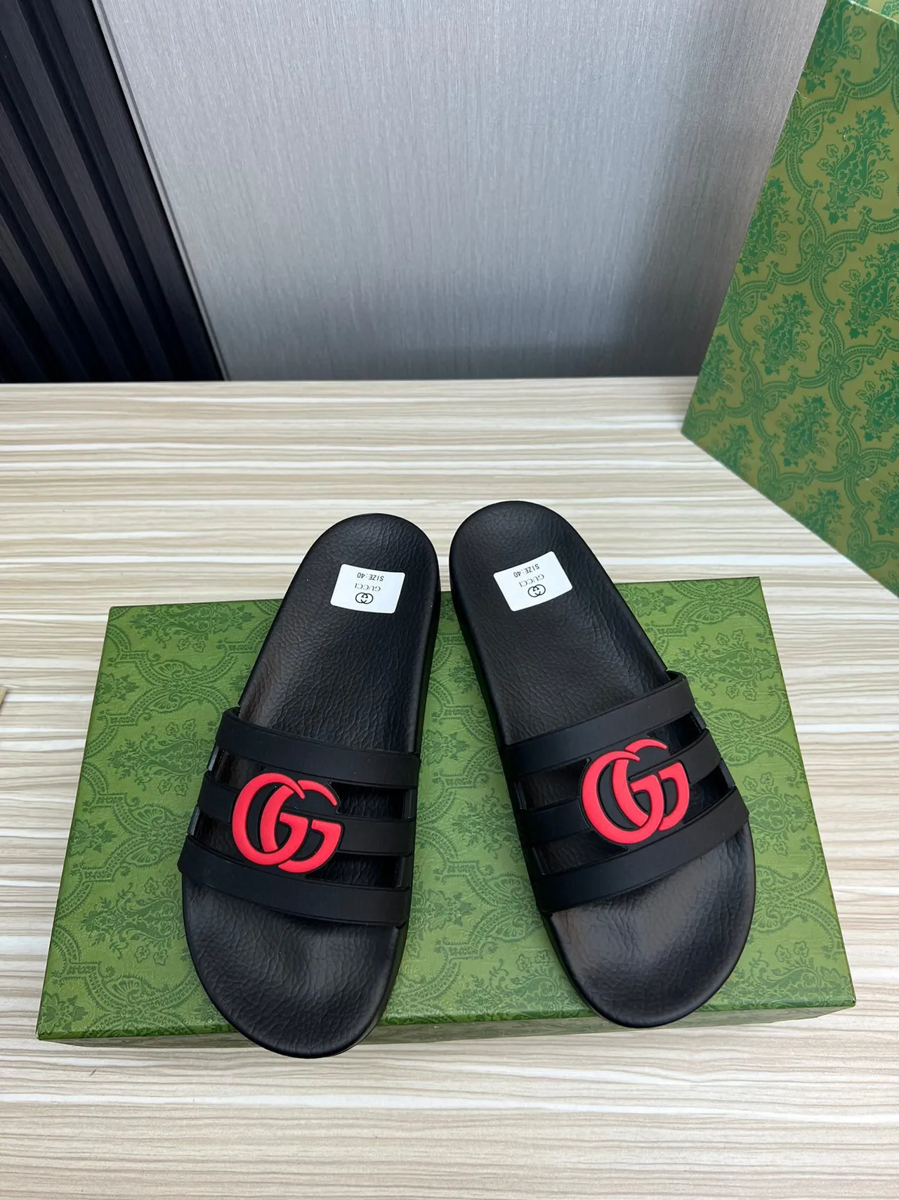 Gucci GG Slide Black Red Rubber Construction Interlocking G Logo Slippers 9