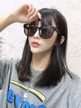 Gucci GG0854SK Noires/Gris Foncé Lunettes de Soleil 3