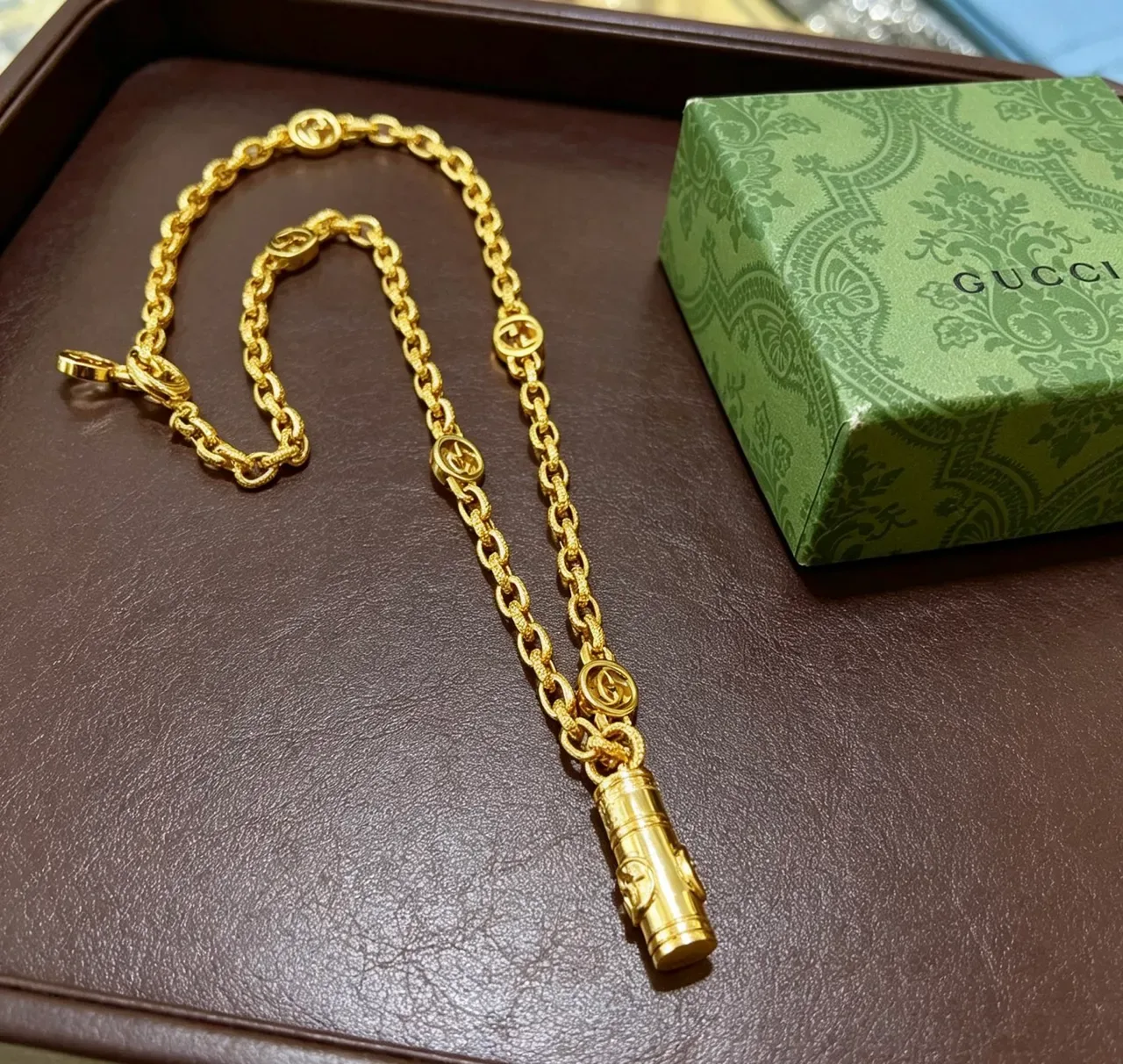 Colar Gucci Corrente Curb de Ouro com Elós Interligados do Logo G 3