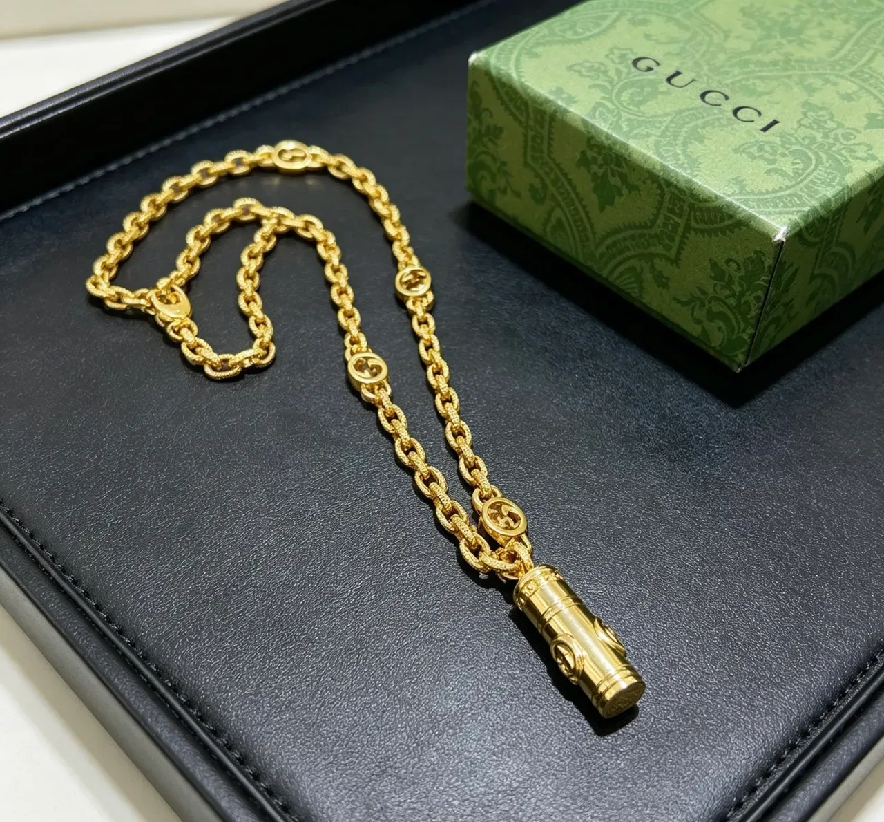 Colar Gucci Corrente Curb de Ouro com Elós Interligados do Logo G 6