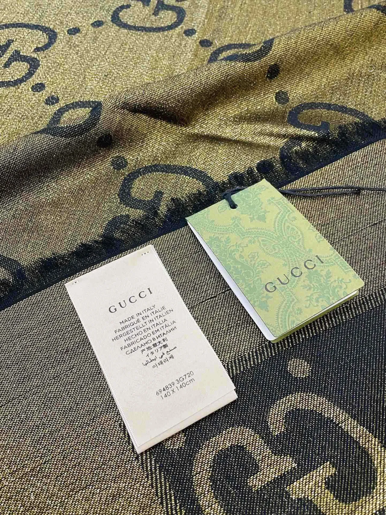 Gucci cachecol de seda com franjas estampado monograma em dourado marinho 8