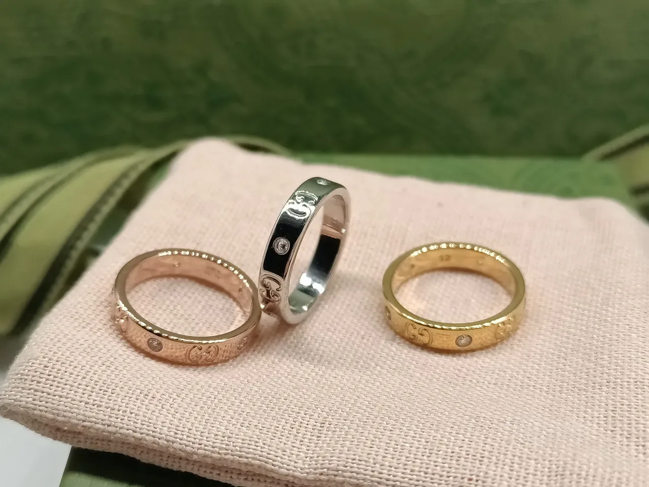 Gucci Gold Silver Monogram-Engraved Diamond-Accented Ring 9