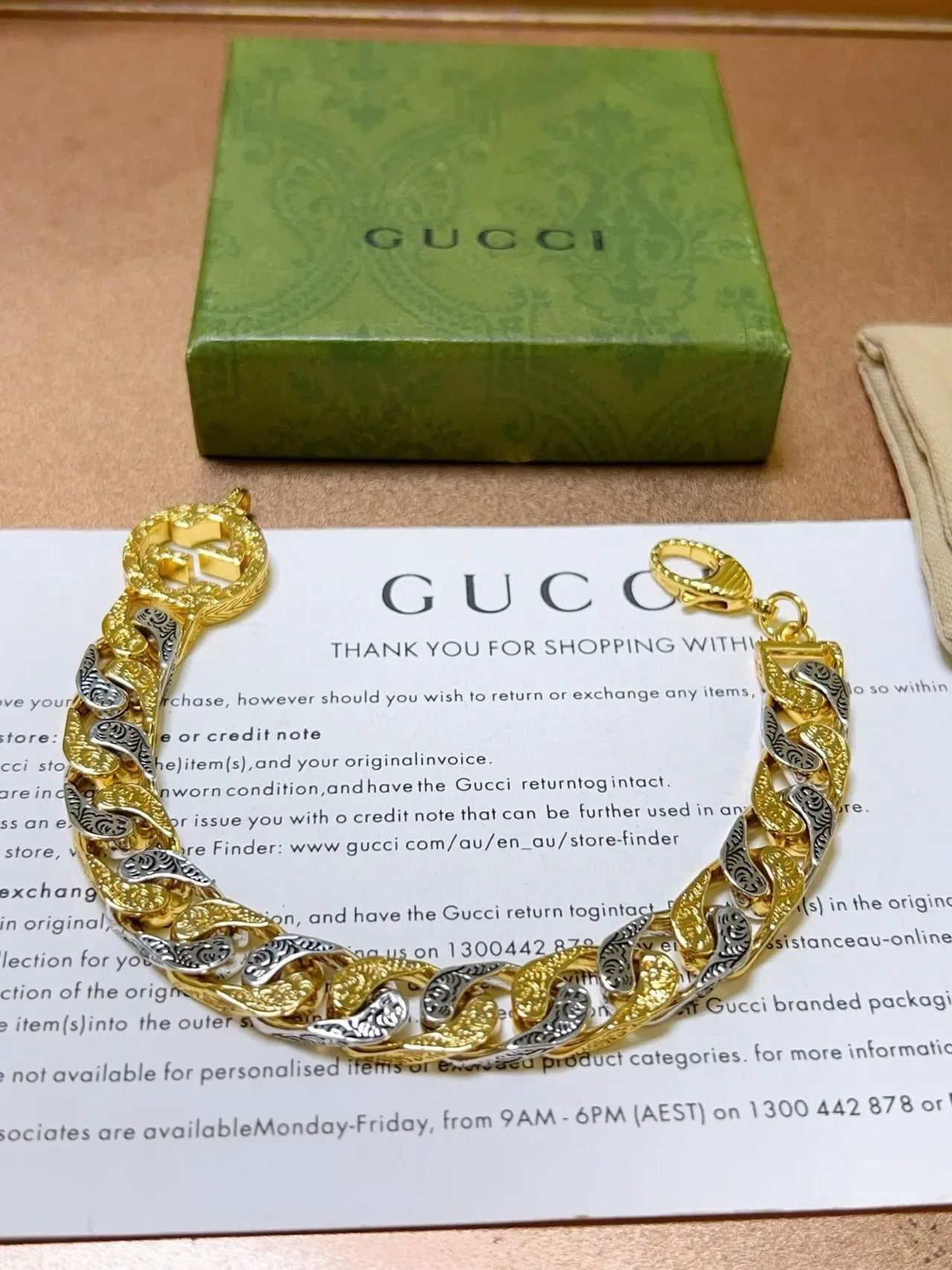 سوار Gucci سلسلة كيرب ثنائية اللون ذهبية وفضية نقش أنماط الأوراق 7