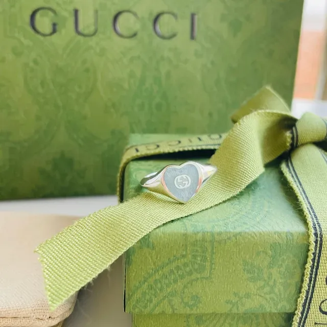 Gucci Heart Signet Blue Silver Enamel-Faced Ring 2