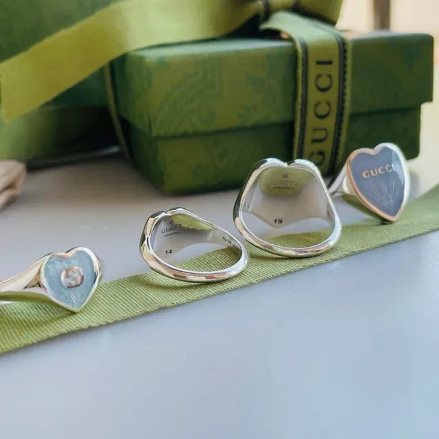 Gucci Heart Signet Blue Silver Enamel-Faced Ring 4
