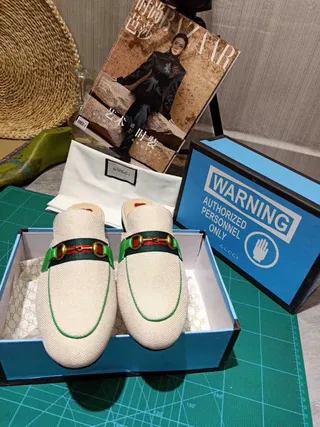 Gucci Horsebit 1955 Bege Verde Lona Trançada Parte Superior Detalhe de Fivela Mocassim 2