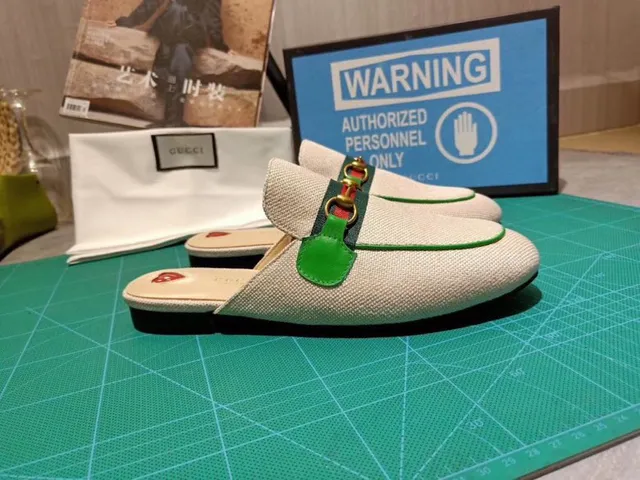Gucci Horsebit 1955 Bege Verde Lona Trançada Parte Superior Detalhe de Fivela Mocassim 6