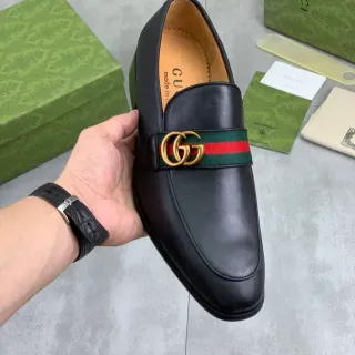 Gucci Horsebit 1955 काला चमड़ा Web Stripe लोफर