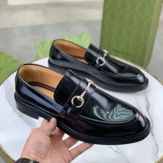 Gucci Horsebit 1955 काले पैटेंट लेदर लोफर्स