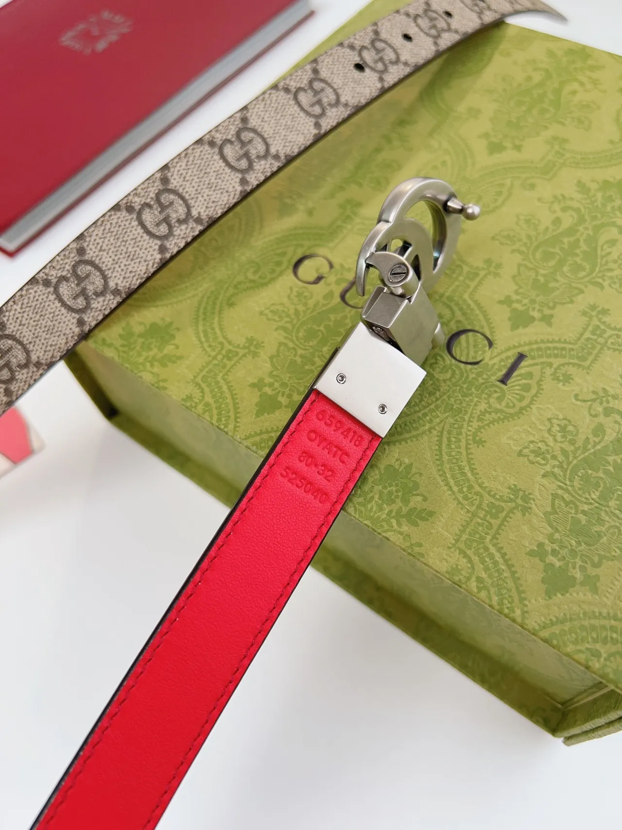 Gucci Horsebit 1955 GG Monogram 帆布和红色皮革腰带 5