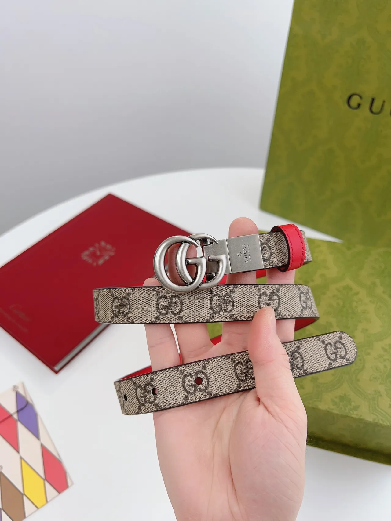 Gucci Horsebit 1955 GG Monogram 帆布和红色皮革腰带 9
