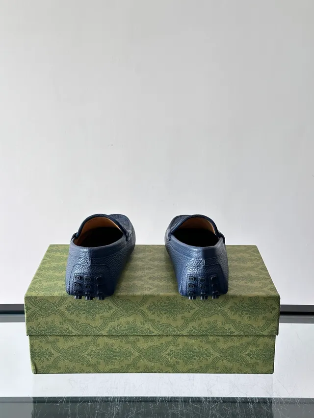 Gucci Horsebit 1955 Navy Beige Pebbled Leather Buckle Loafer 3