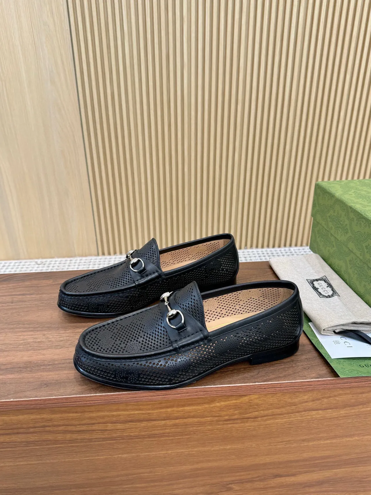 Gucci Horsebit 1955 mocassins en cuir perforés 4