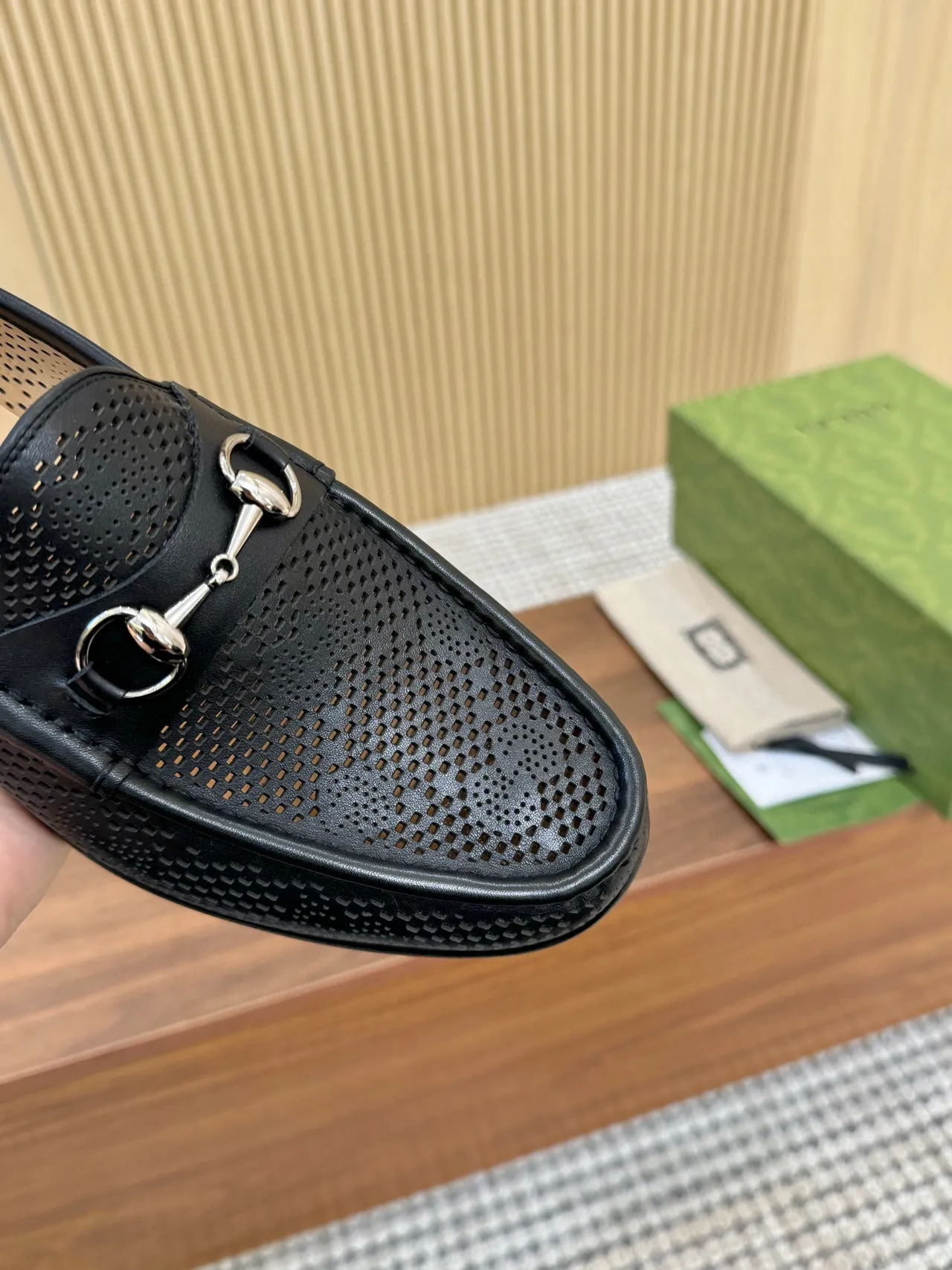 Gucci Horsebit 1955 mocassins en cuir perforés 6