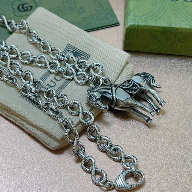 Gucci Horsebit 1955 Silver Beige Infinity-Link Chain Necklace 5