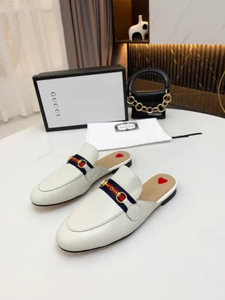 Gucci Horsebit 1955 Mule en cuir blanc et marine avec accent de rayures web loafer 8
