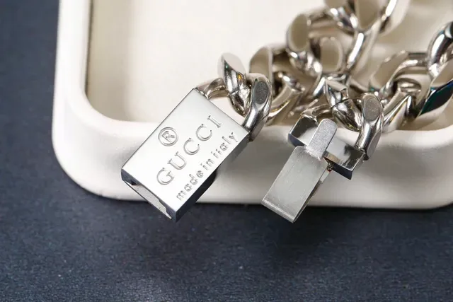 Gucci ID Bracelet Gold Multicolor Chunky Curb Chain Engraved Rectangular Plate Bracelet 5