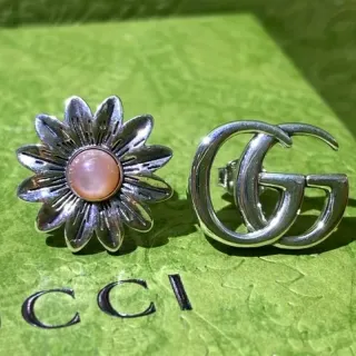 Gucci Interlocking G and Daisy Floral Stud Earrings