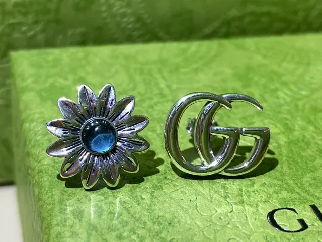 Gucci Interlocking G and Daisy Floral Stud Earrings 6