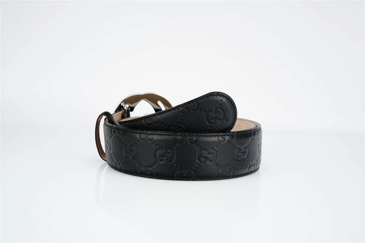 Ceinture Gucci Interlocking G Noir Argent Embossé GG Monogram Boucle Polie Cuir 3