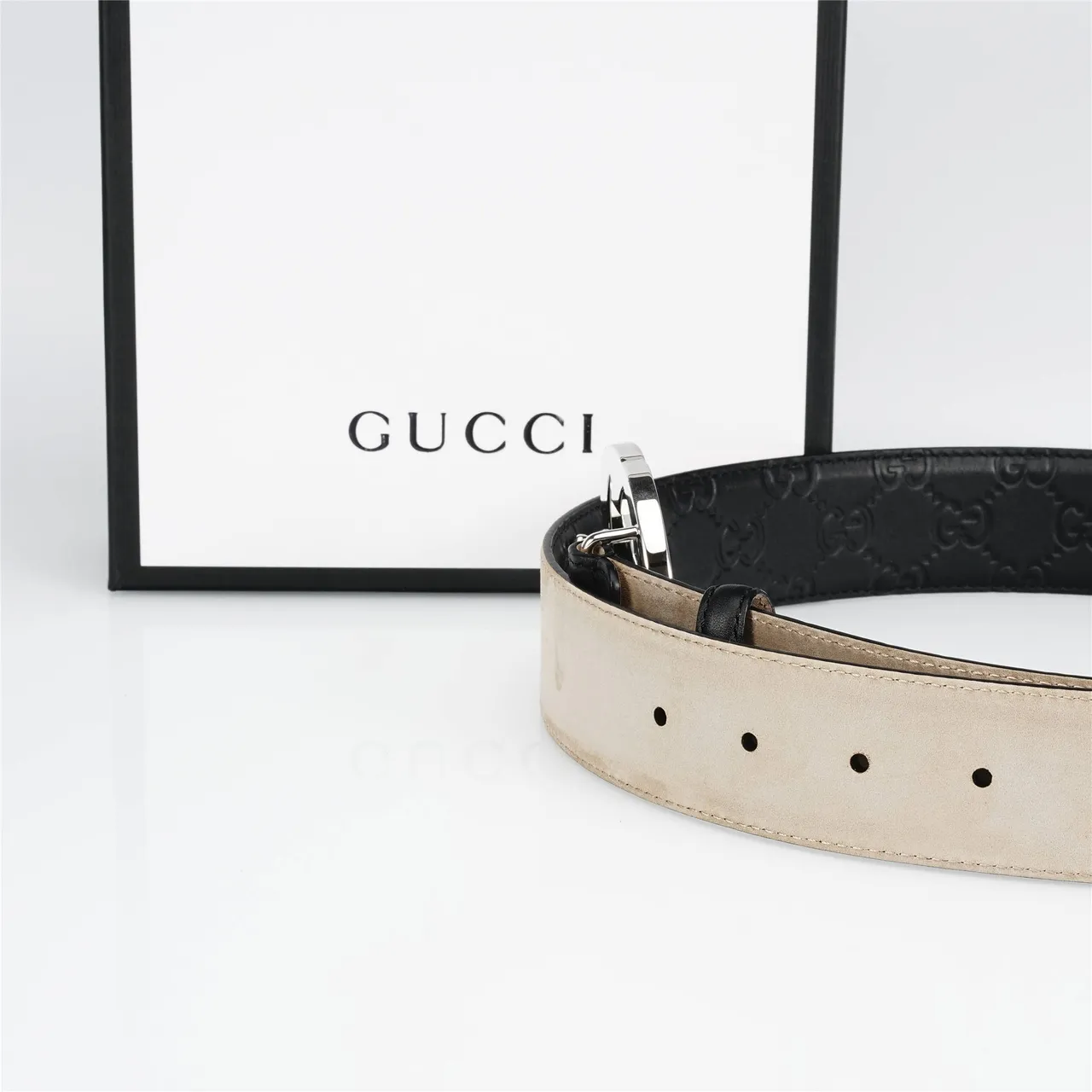 Ceinture Gucci Interlocking G Noir Argent Embossé GG Monogram Boucle Polie Cuir 8