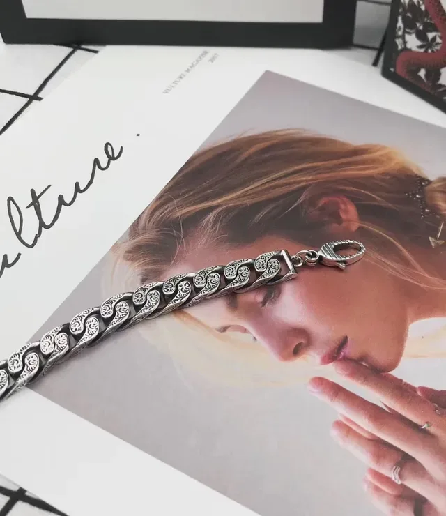 Gucci Interlocking G Engraved Curb-Link Silver Bracelet 3