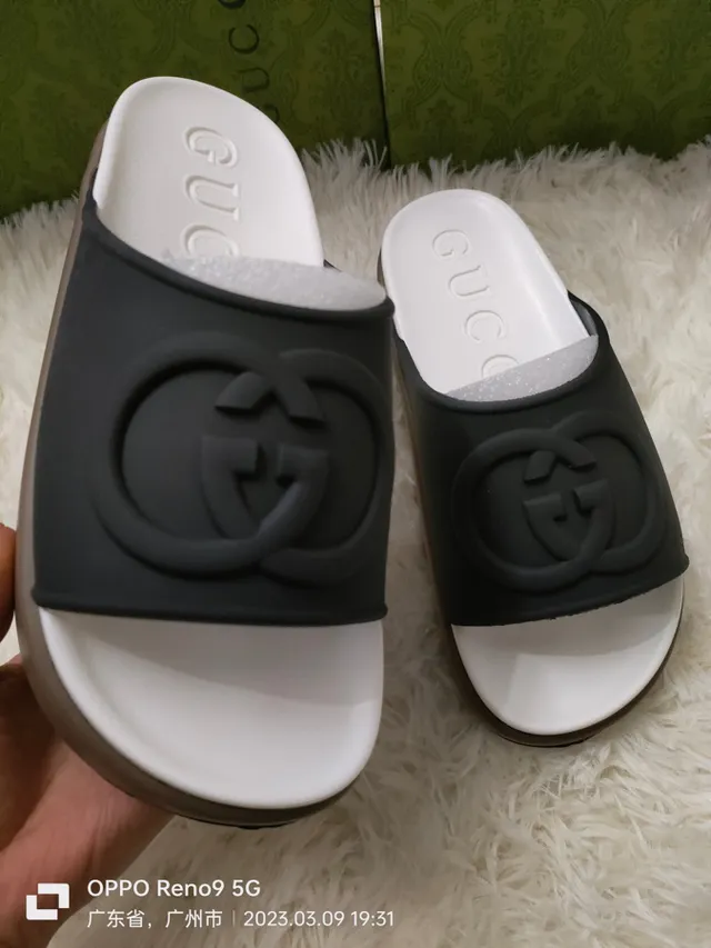 Gucci Interlocking G Logo Slide Black White Molded Rubber Strap Embossed Slippers 2