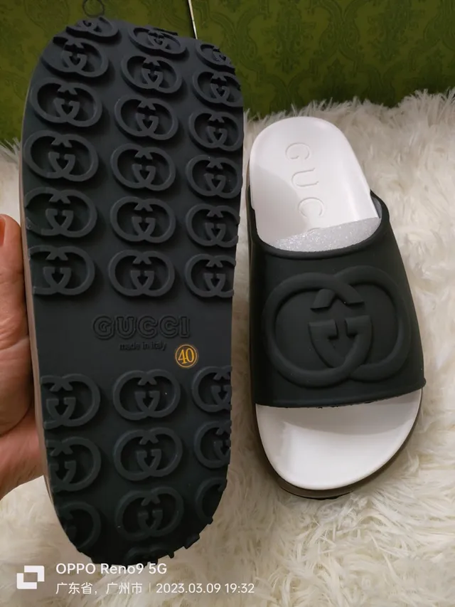 Gucci Interlocking G Logo Slide Black White Molded Rubber Strap Embossed Slippers 6