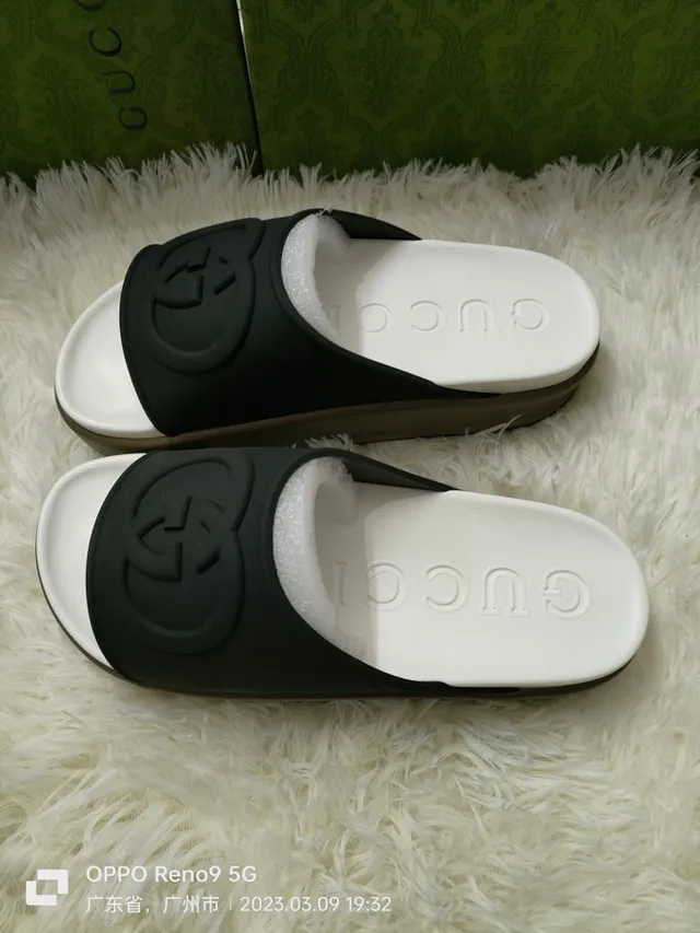 Gucci Interlocking G Logo Slide Black White Molded Rubber Strap Embossed Slippers 7