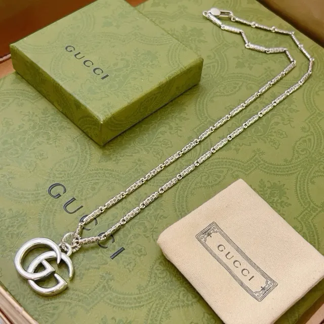 Gucci Interlocking G Silver Pendant Fine Link Chain Necklace 3