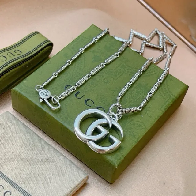 Gucci Interlocking G Silver Pendant Fine Link Chain Necklace 4