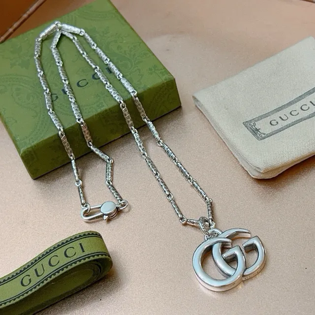 Gucci Interlocking G Silver Pendant Fine Link Chain Necklace 6