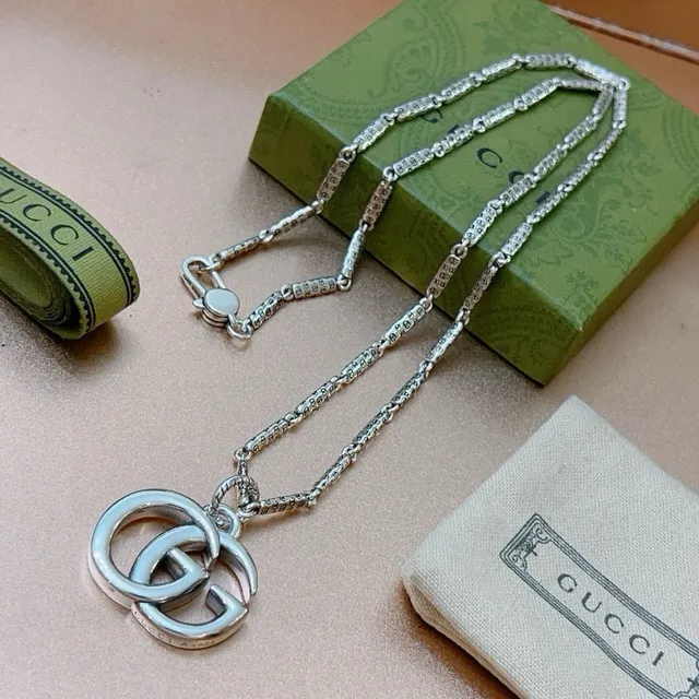 Gucci Interlocking G Silver Pendant Fine Link Chain Necklace 8