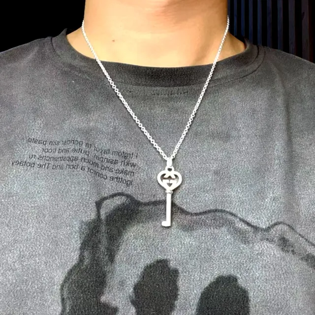 Gucci Key to My Heart Interlocking G Silver-Tone Necklace 2