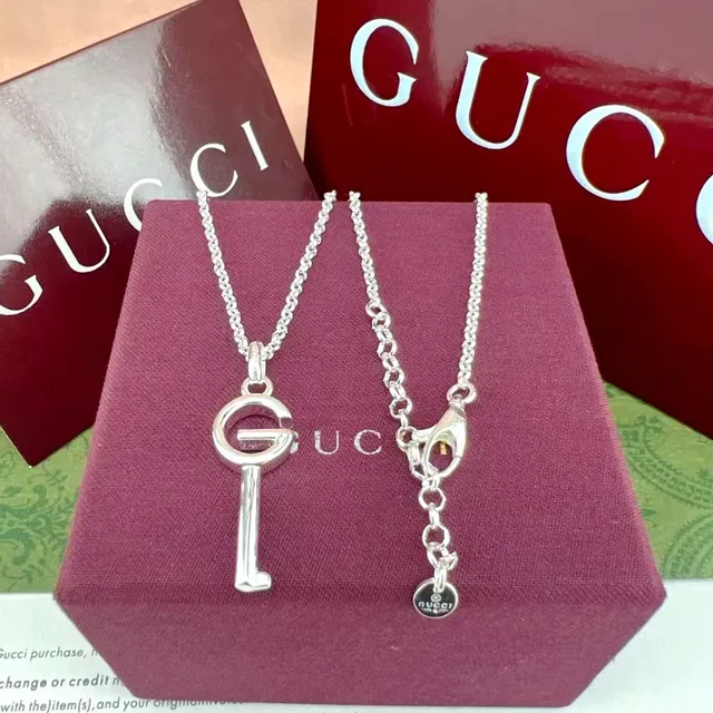 Gucci Key to My Heart Interlocking G Silver-Tone Necklace 5