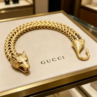 Gucci Cabeza de León Pulsera Tejida Dorada