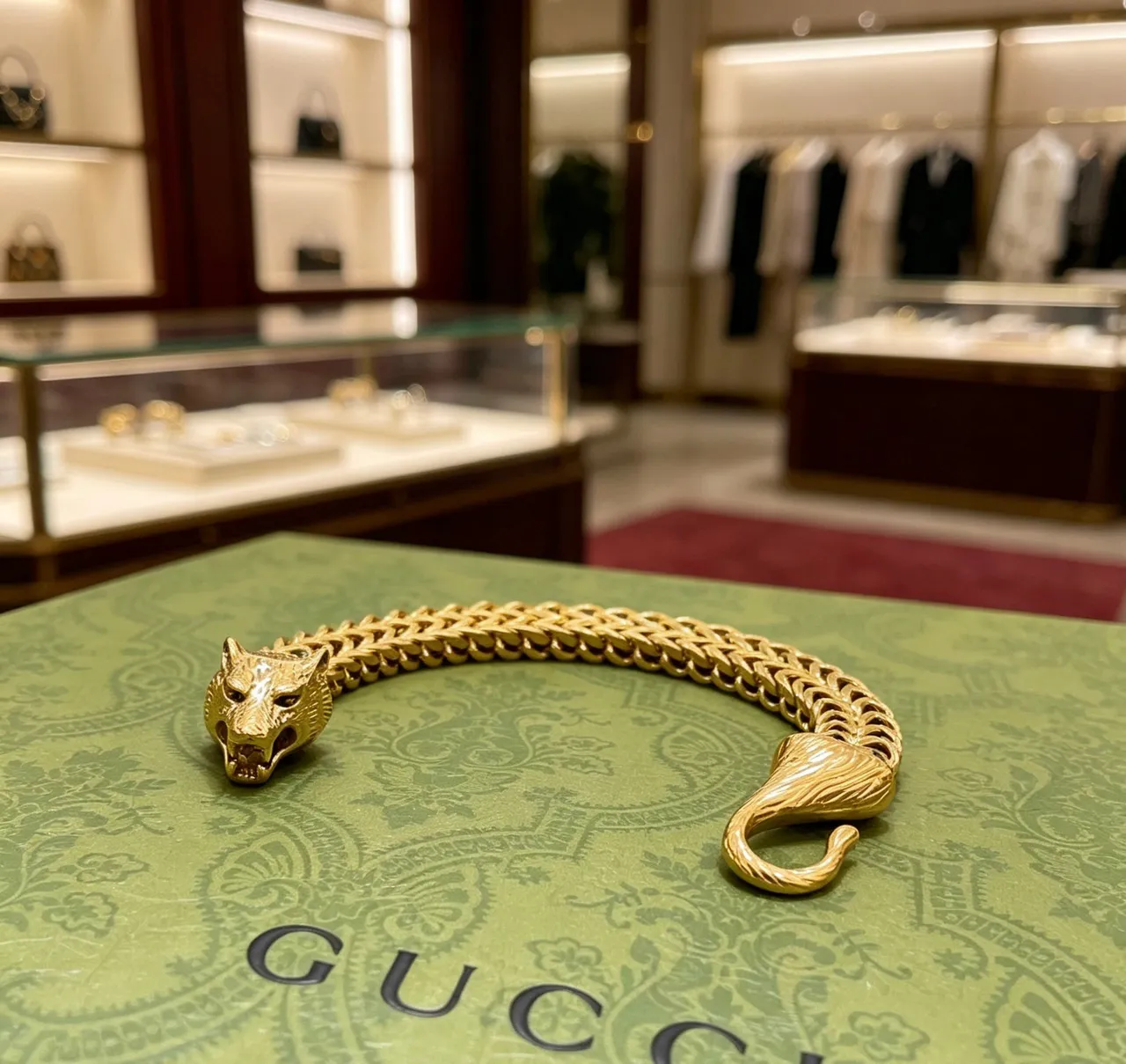 Gucci Lion Head Woven Gold-Tone Bracelet 3