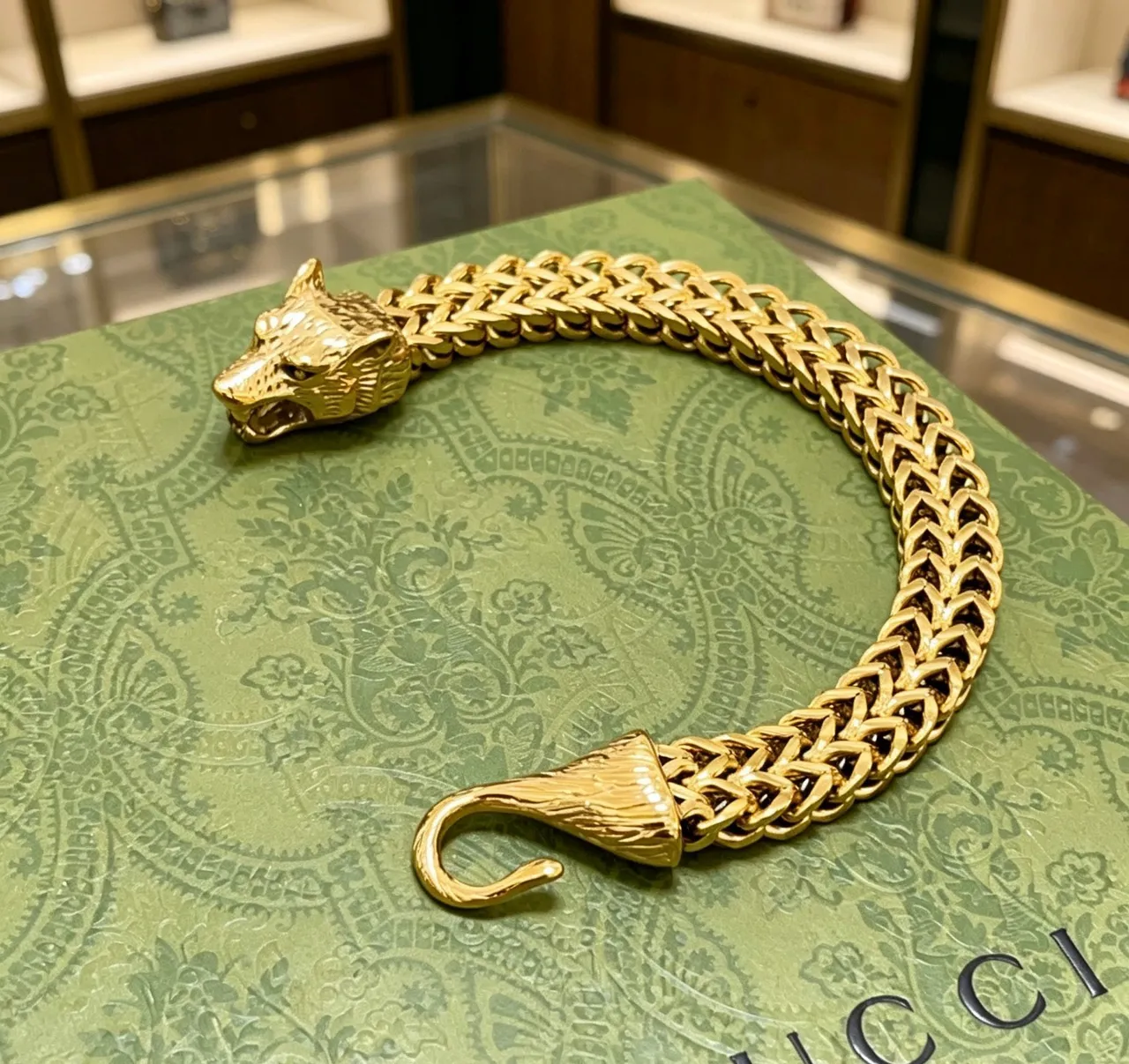 Gucci Lion Head Woven Gold-Tone Bracelet 6