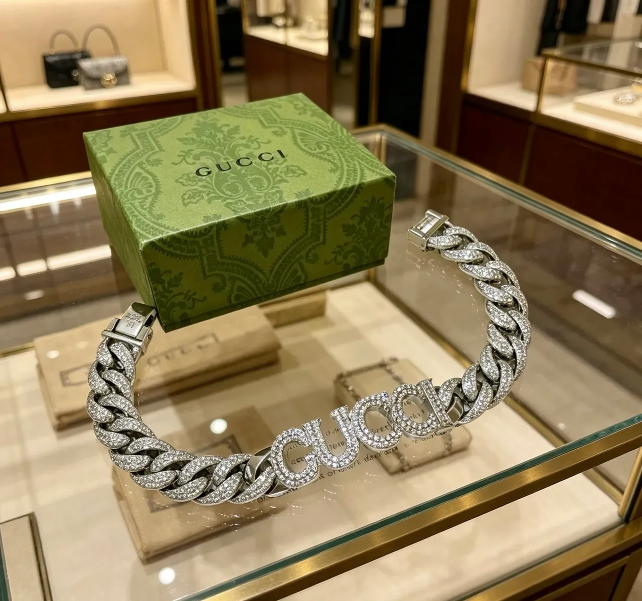 Gucci Logo-Integrating Pavé Curb-Link Bracelet 4