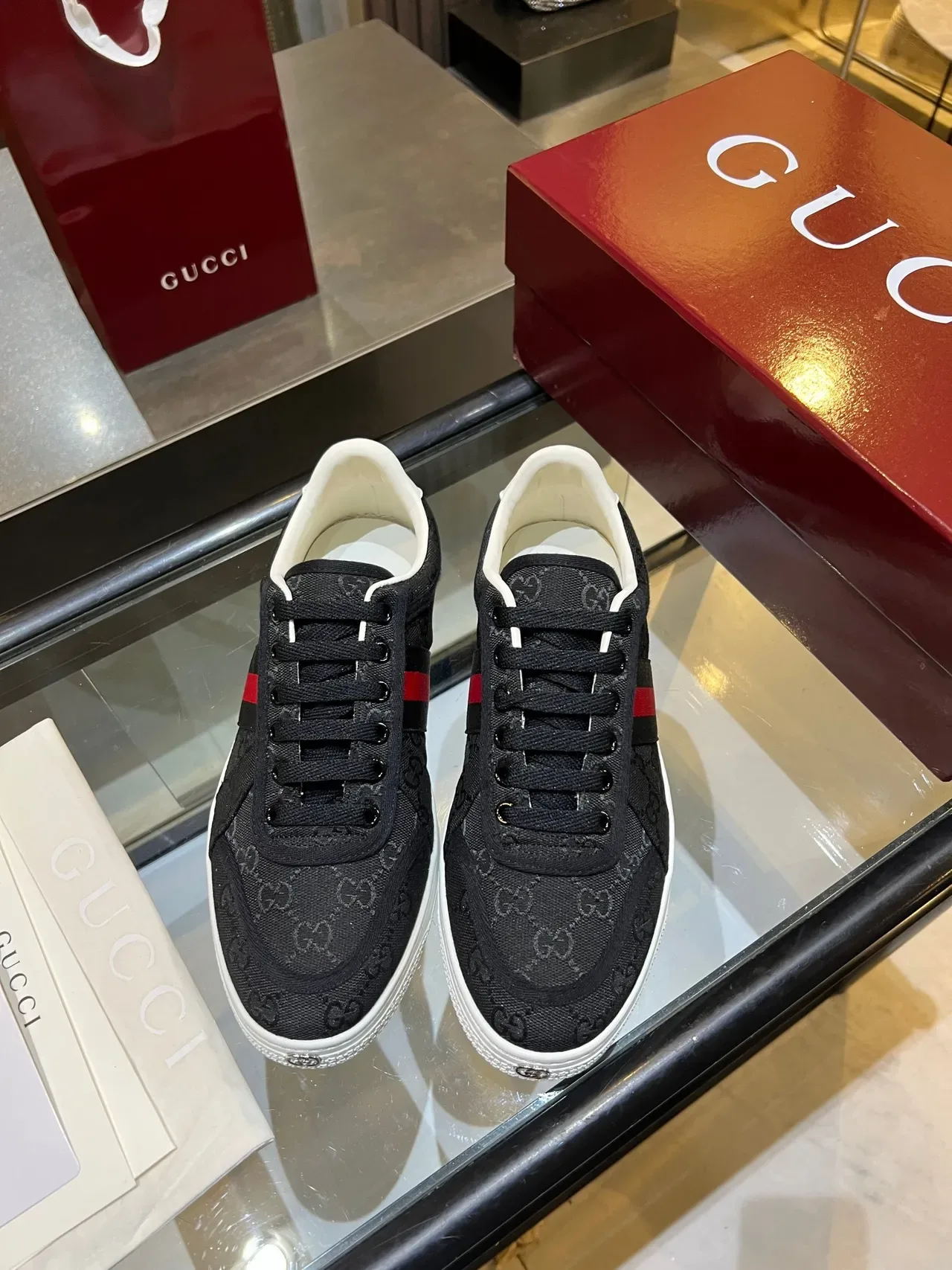 Gucci مونوغرام كانفاس ويب سترايب أحذية رياضية لايف ستايل منخفضة 4