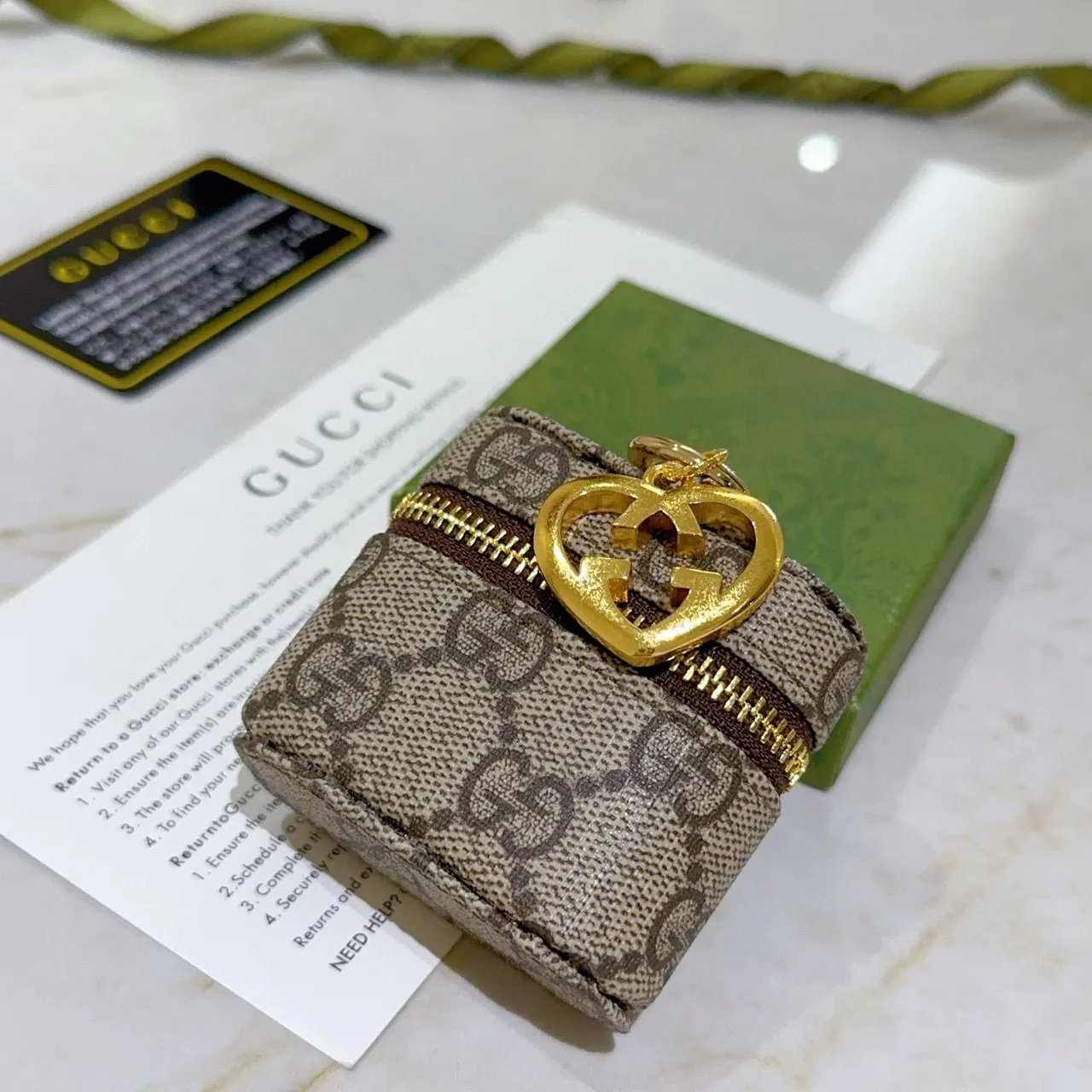 Gucci Ophidia Sac à main beige marron GG Monogramme Canvas en forme de cœur avec charme G entrelacé 3