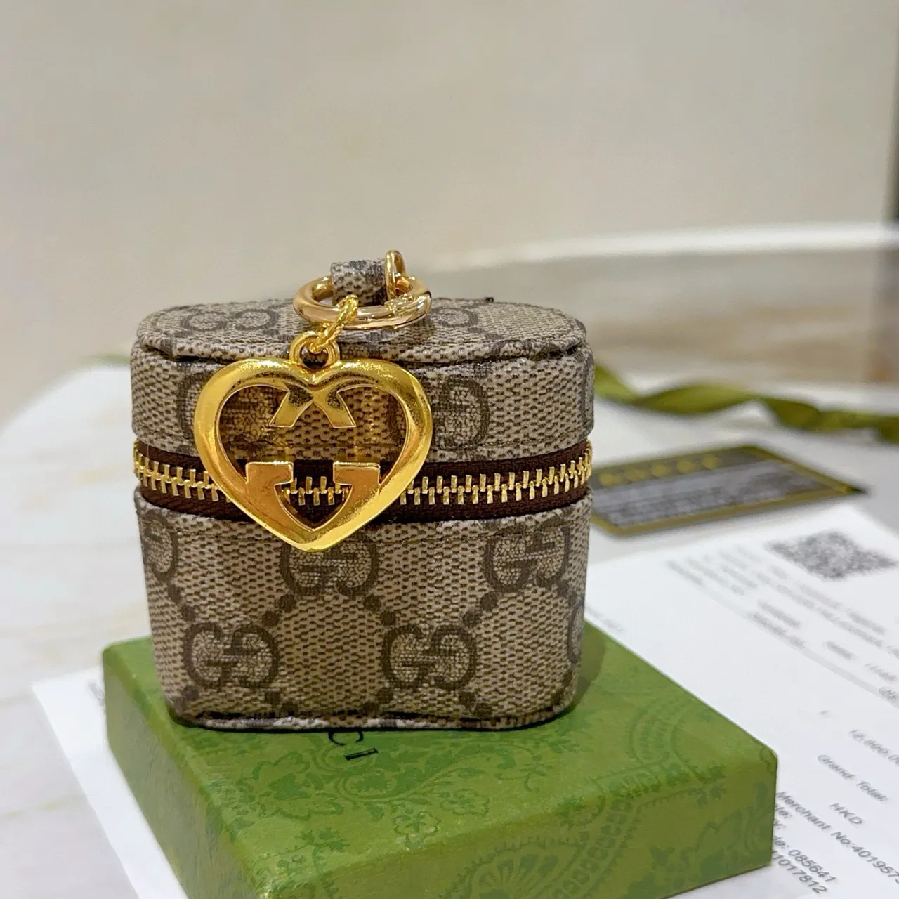 Gucci Ophidia Sac à main beige marron GG Monogramme Canvas en forme de cœur avec charme G entrelacé 4
