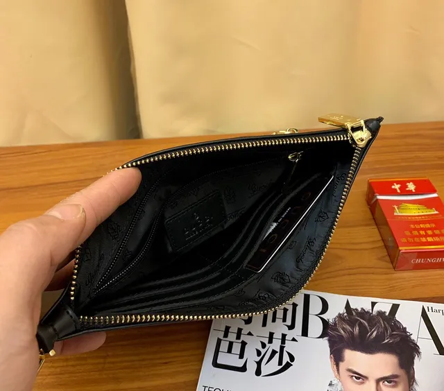 Gucci Ophidia Black Embossed GG Monogram Flap Closure Envelope Clutch 2