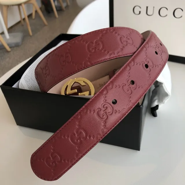 Gucci Ophidia Ceinture en cuir gravé GG couleur bordeaux 4