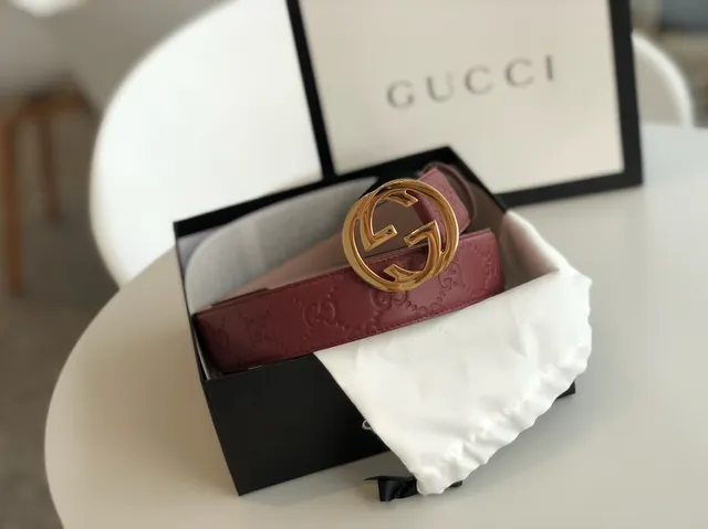 Gucci Ophidia Ceinture en cuir gravé GG couleur bordeaux 6